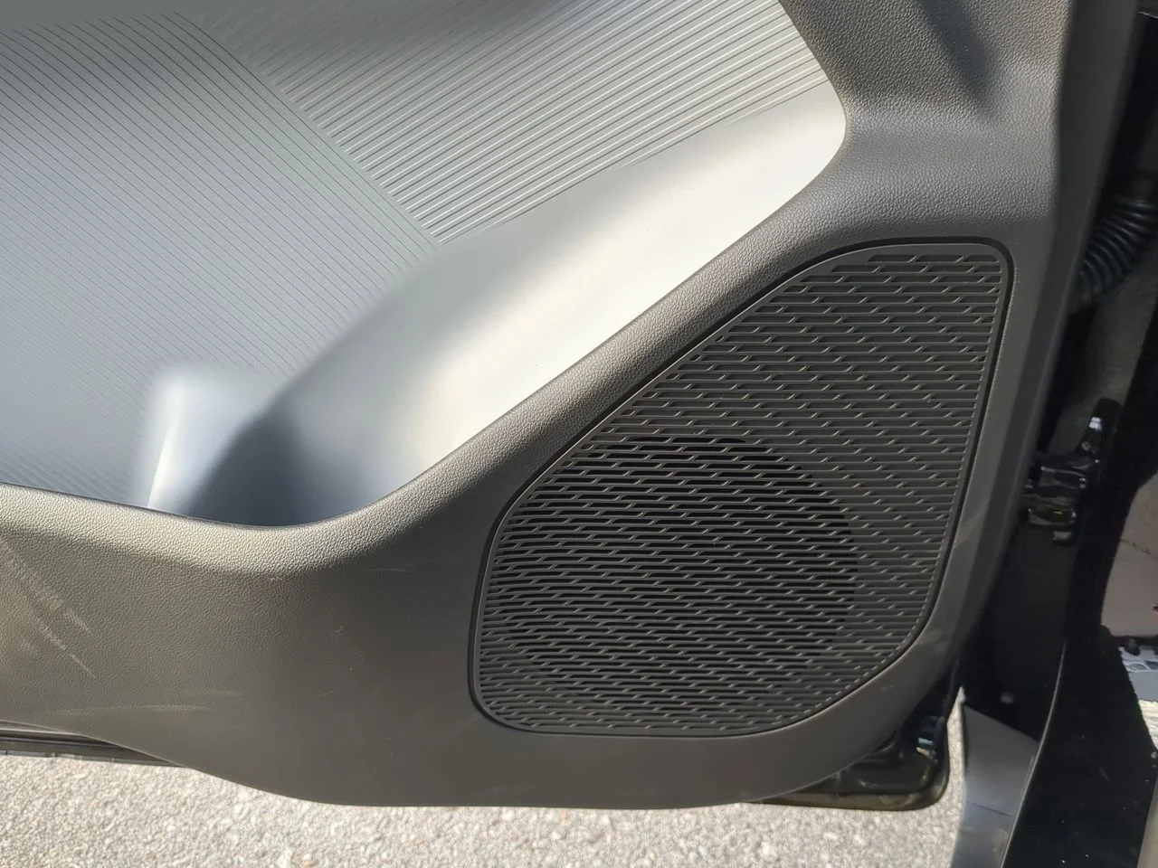 New 2027 Mosaic Black Metallic Chevrolet LT image 25