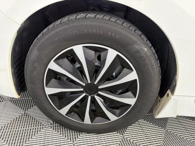 Used 2018 White Nissan 2.5 S image 35