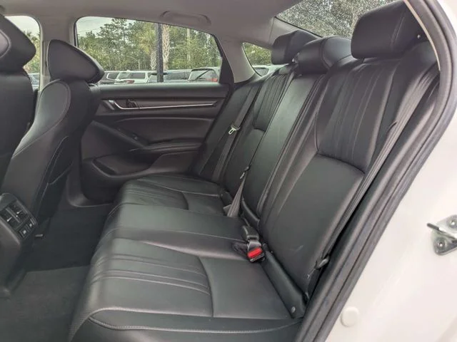 Used 2022 White Honda Touring image 12