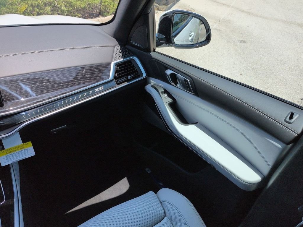 New 2026 Alpine White BMW xDrive40i image 17