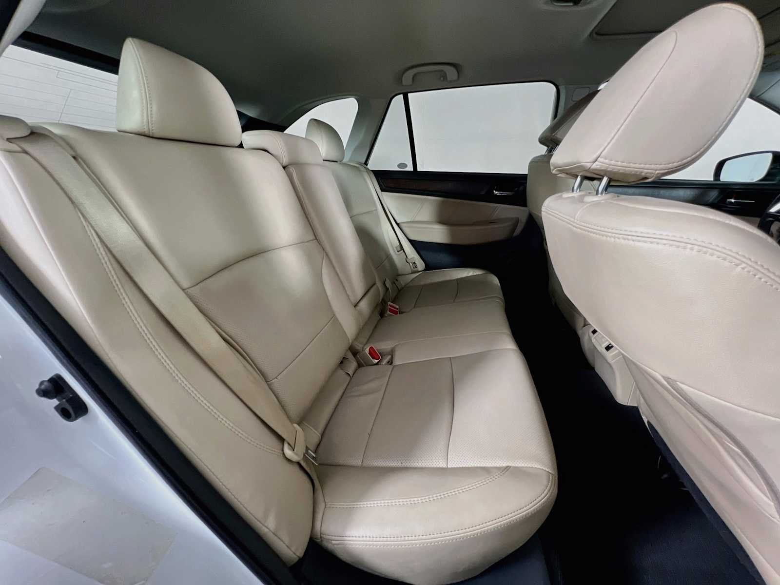 Used 2019 Crystal White Pearl Subaru Limited image 29