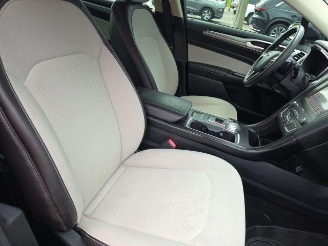 Used 2019 Black Ford SE image 12