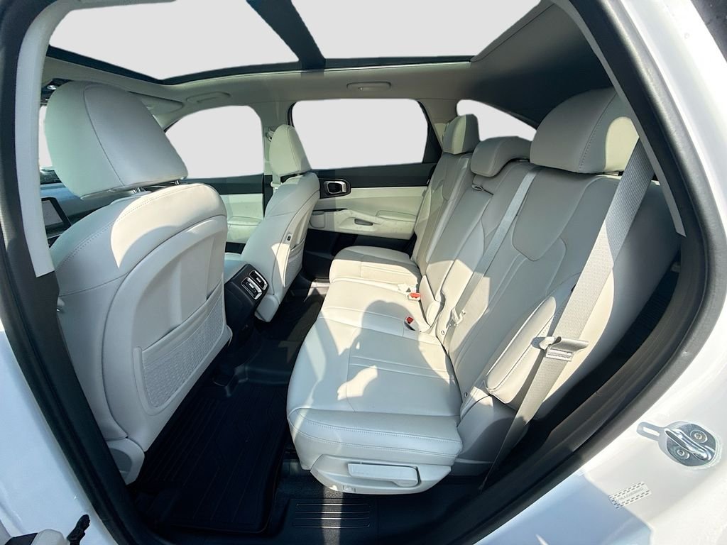Used 2025 Glacial White Pearl Kia S image 14