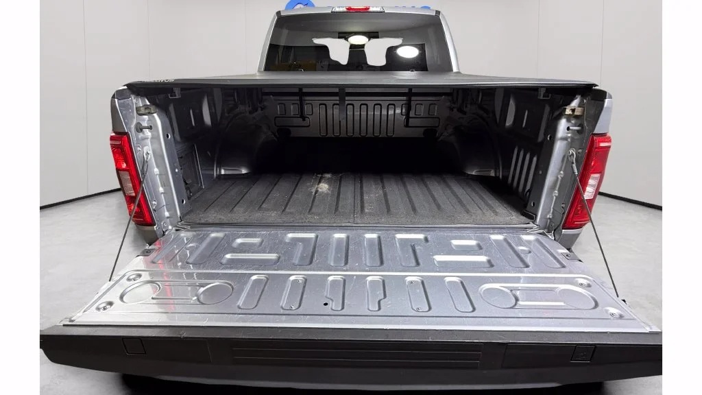 Used 2021 Silver Ford XLT image 29