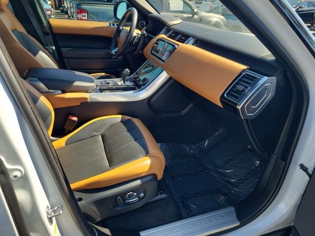 Used 2019 Yulong White Land Rover HSE Dynamic image 16