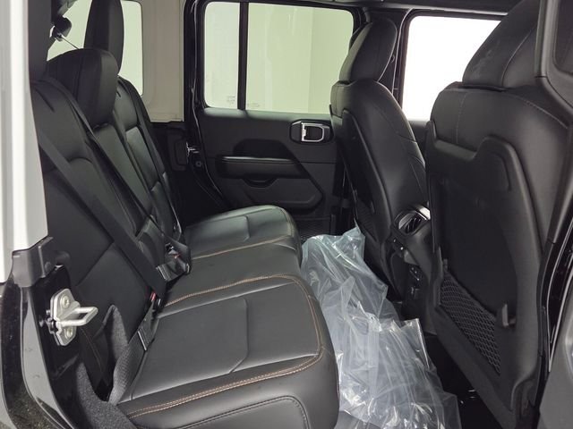 New 2026 Black Clear-Coat Exterior Paint Jeep Sahara image 15