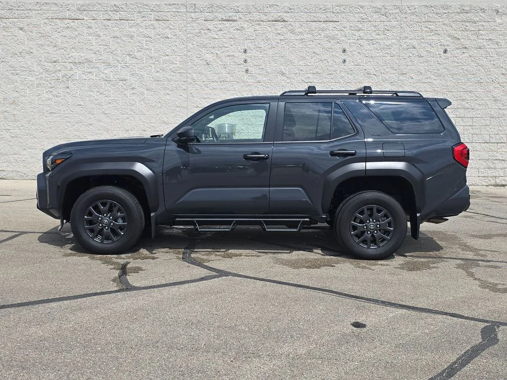 Certified Used 2025  Toyota SR5 image 10