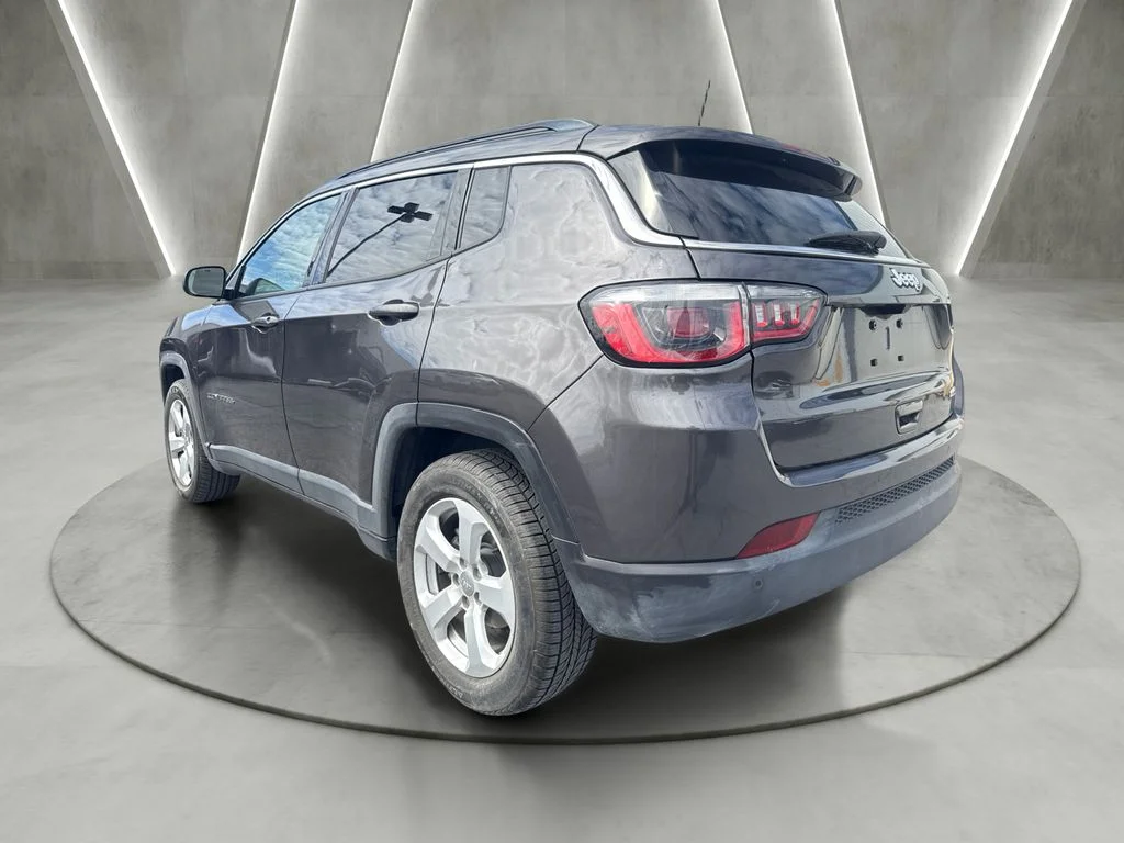 Used 2020 Gray Jeep Latitude image 5