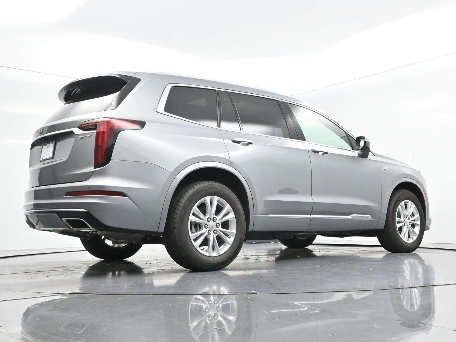Used 2025 Argent Silver Metallic Cadillac Luxury image 47