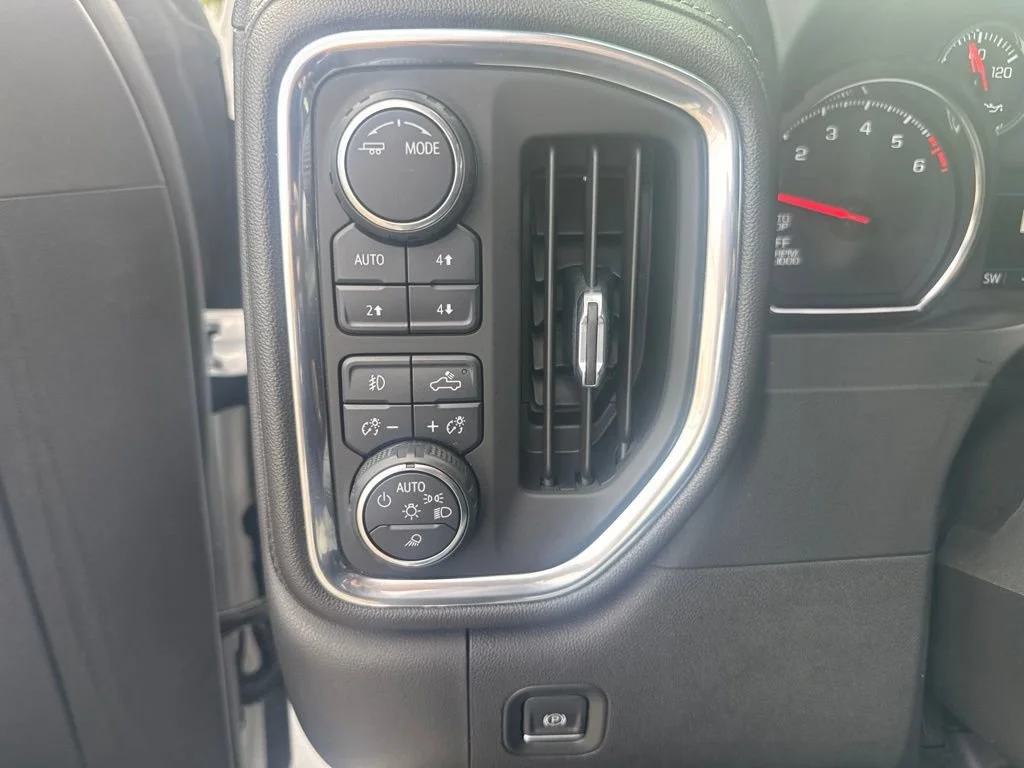 Used 2021 SUMMIT WHITE Chevrolet LTZ image 25