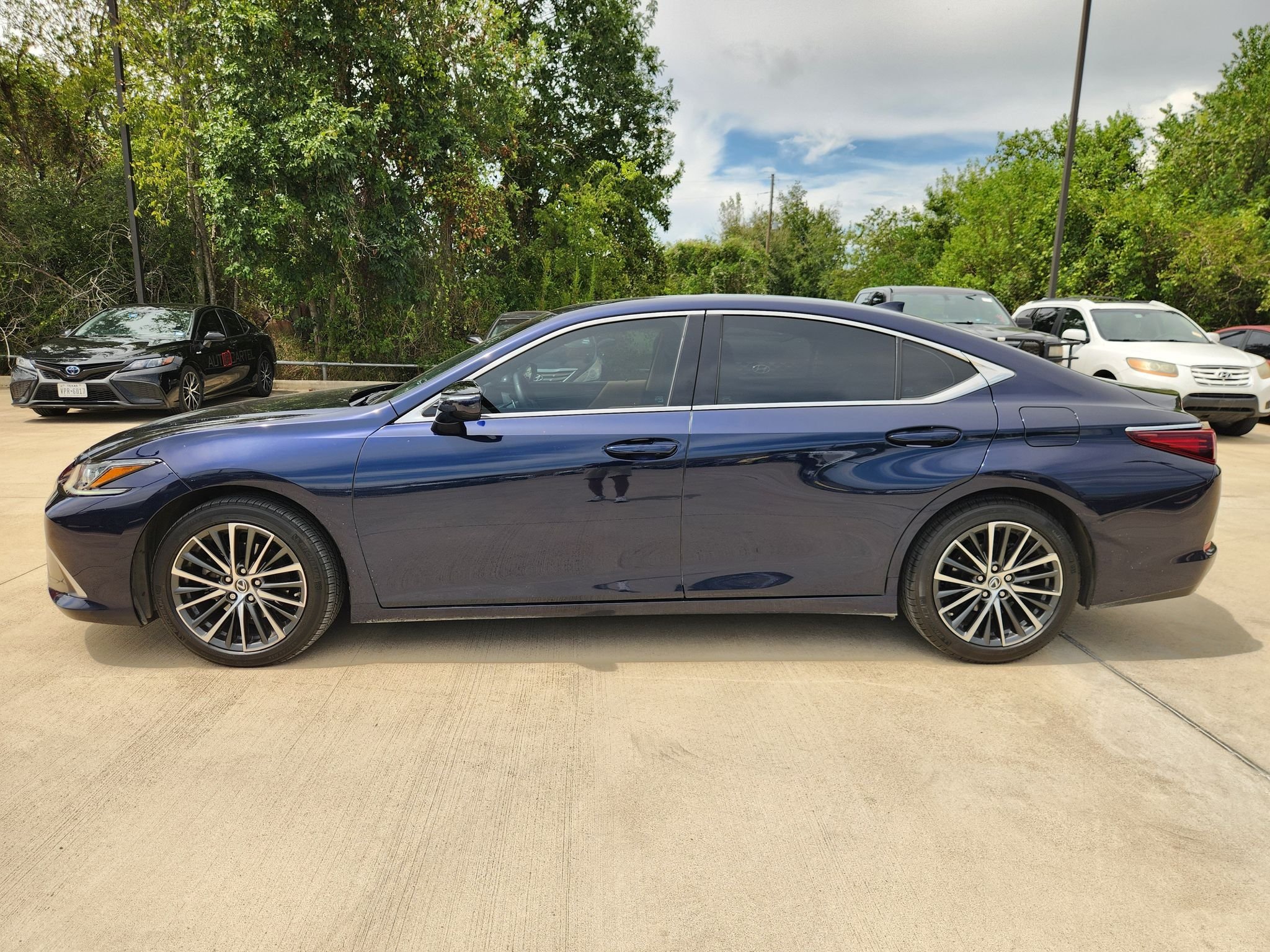 Used 2022 Nightfall Mica Lexus Base image 5
