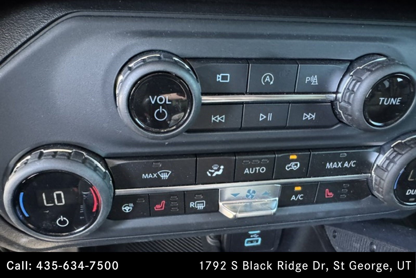 Used 2025 AZURE GRAY METALLIC Ford Badlands image 9