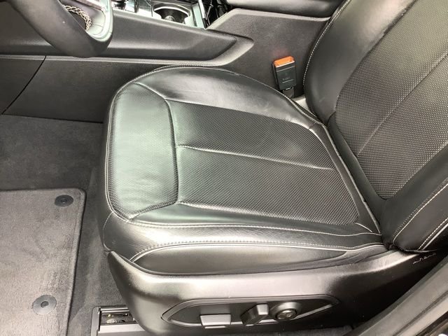 Used 2023 Diamond Black Jeep Overland image 9