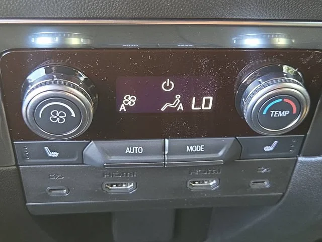 2026 GMC Yukon Denali - Photo 15