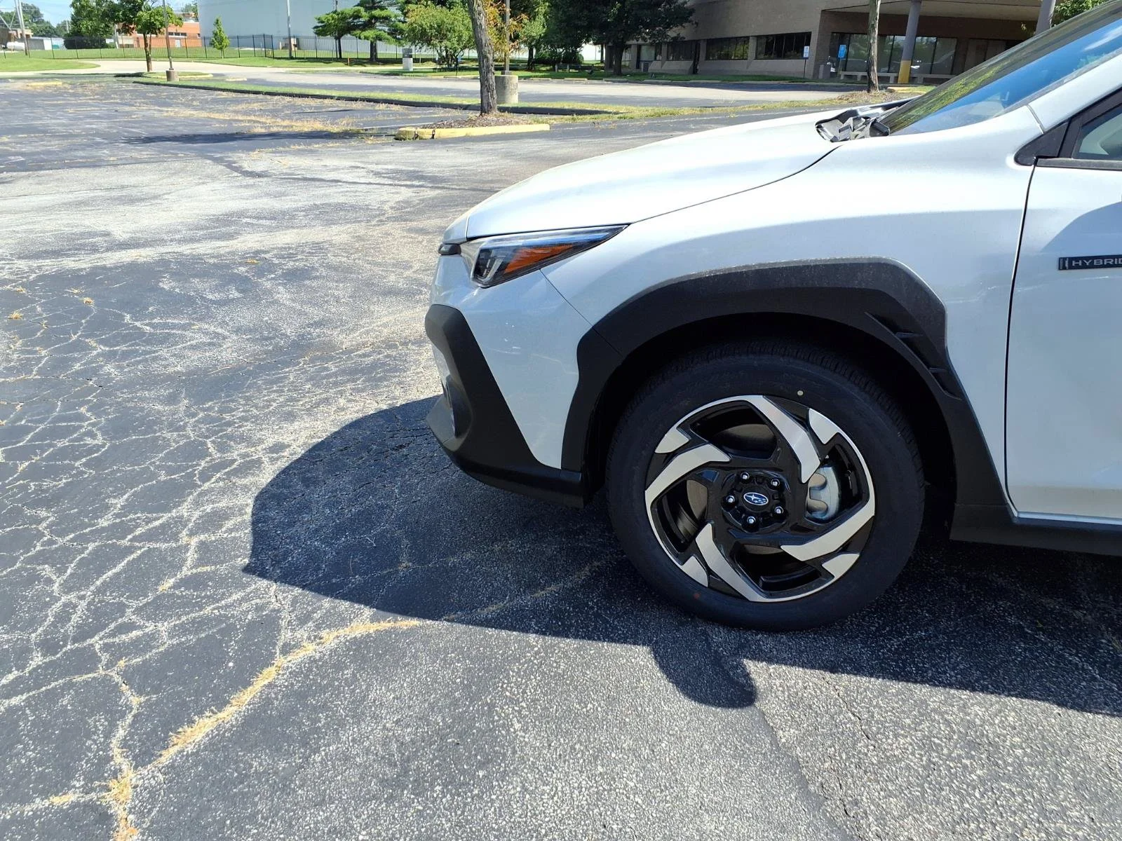 New 2026 CRYSTAL WHITE PEARL Subaru Limited Hybrid image 18