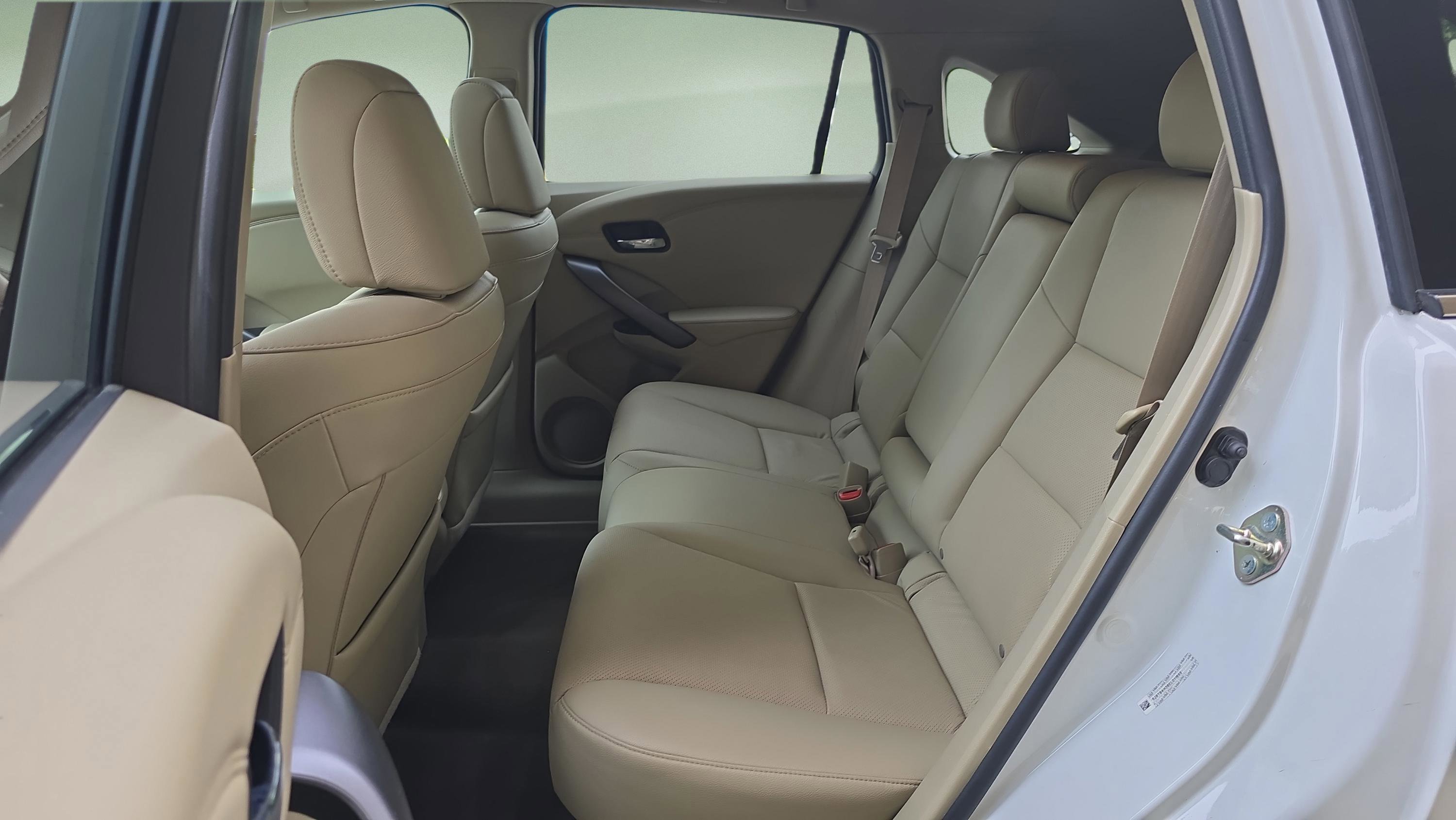 Used 2014 White Acura AWD image 22