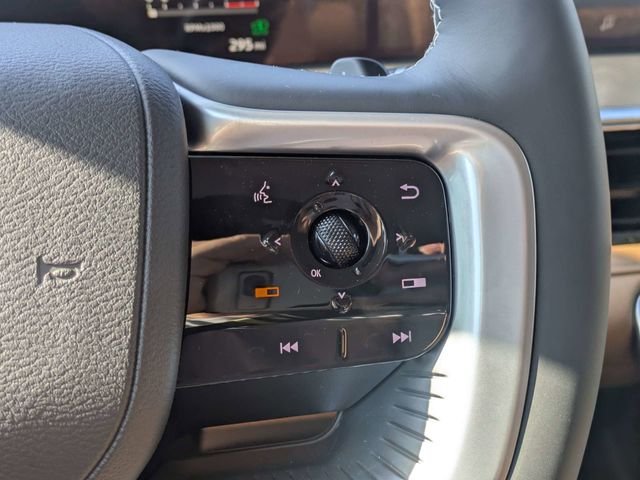 New 2026 RADIANT WHITE INFINITI Luxe 2WD image 28