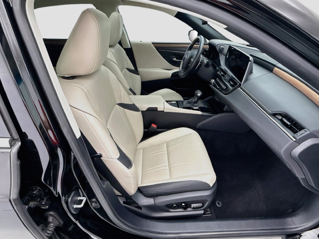Used 2024 Obsidian Lexus 350 Ultra Luxury image 19