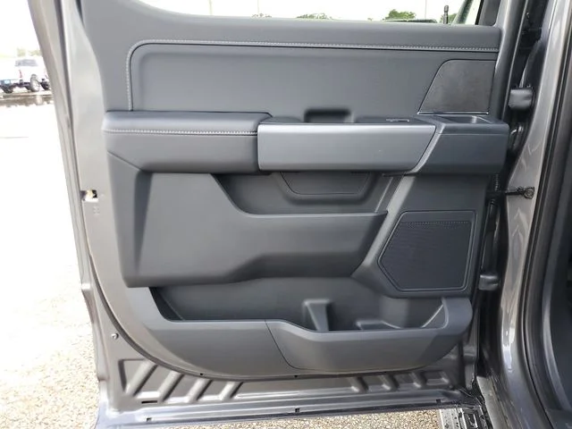 New 2026 Carbonized Gray Metallic Ford XLT image 13