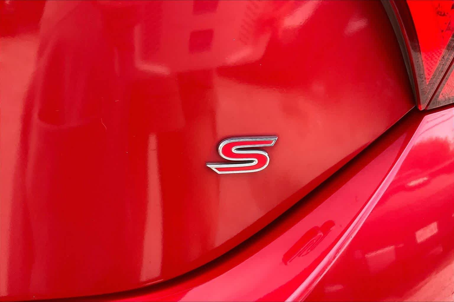 Used 2015 Barcelona Red Metallic Toyota S Plus image 10
