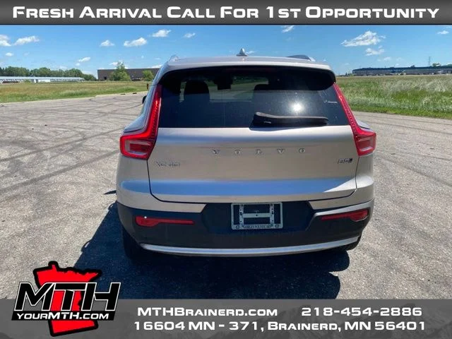 2024 Volvo XC40 Plus - Photo 7