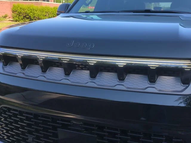 New 2026 High Gloss Black Exterior Paint Jeep Limited Altitude image 24