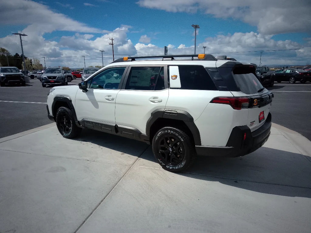 New 2026 CRYSTAL WHITE PEARL Subaru Wilderness image 5