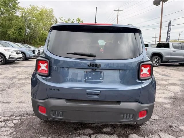 Used 2022 Blue Jeep Altitude image 5