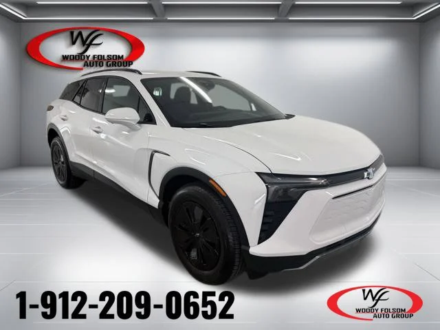 New 2026 Summit White Chevrolet LT image 2