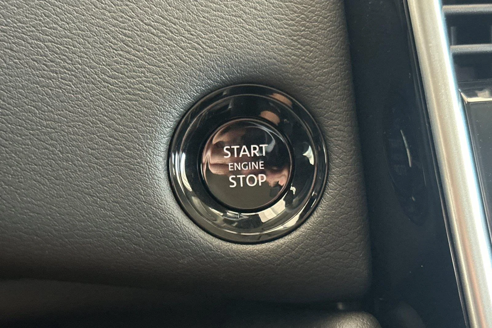 2026 Nissan Armada SV - Photo 22