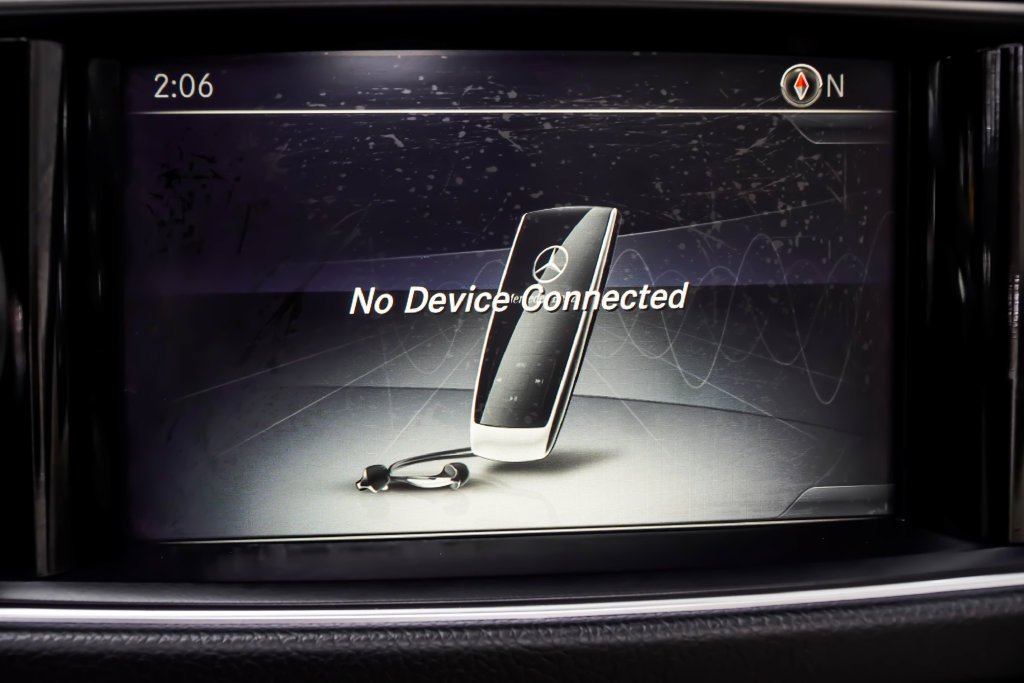 Used 2019 White Mercedes-Benz SL 550 image 31