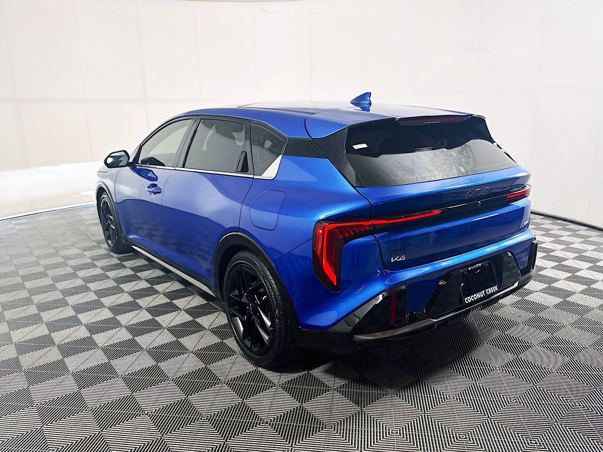 Used 2026 Wave Blue Kia GT-Line Turbo image 5