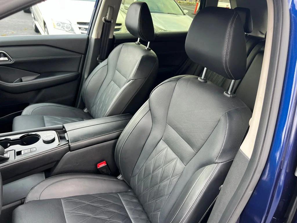 Used 2024 Deep Ocean Blue Nissan Platinum image 13
