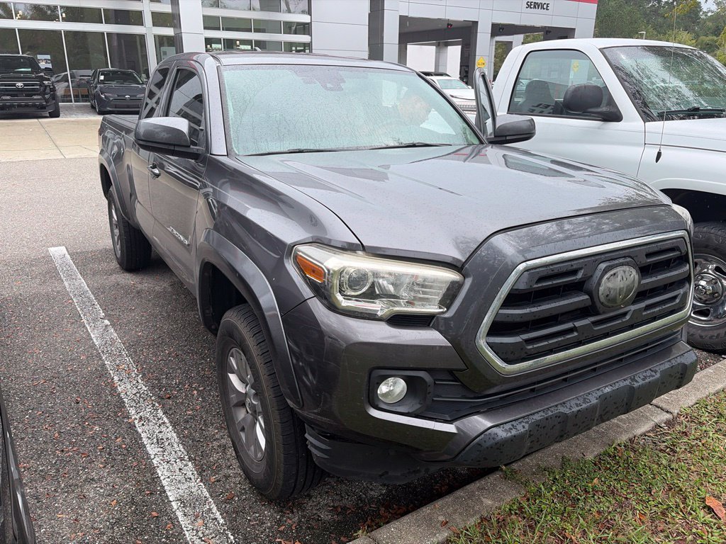 Used 2018 Gray Toyota SR5 image 1