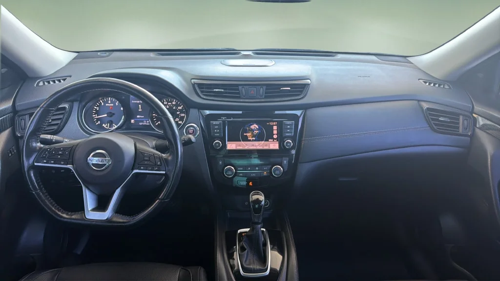 Used 2018 Gun Metallic Nissan SL image 13