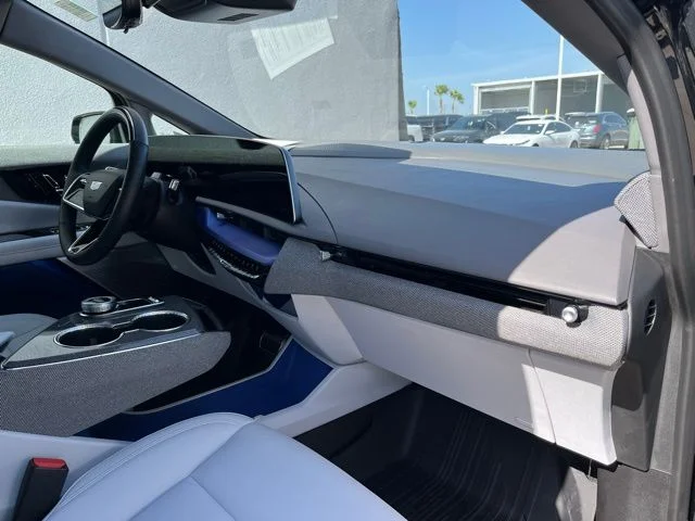 Used 2025 Black Cadillac Luxury image 23