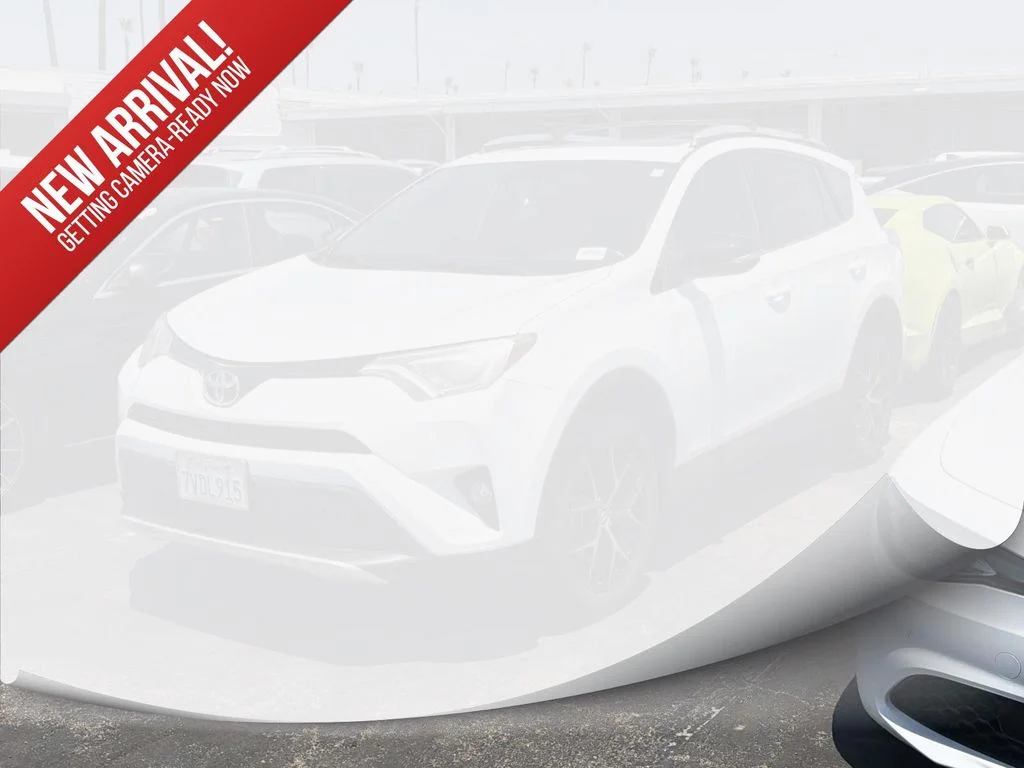 2016 Toyota RAV4 SE's photo