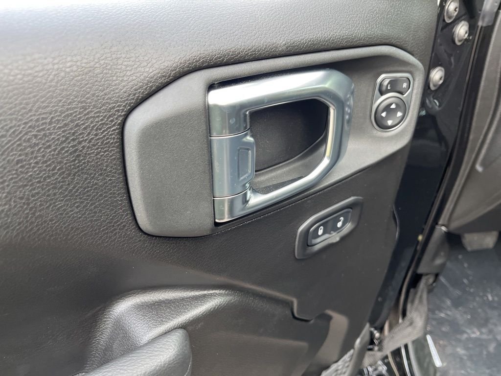New 2026 Black Clear-Coat Exterior Paint Jeep Sport S image 26