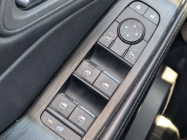Used 2025 Gray Nissan SV image 21