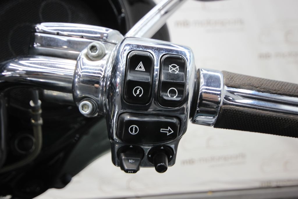 Used 2015 Gray Harley-Davidson FLHTKSE image 16