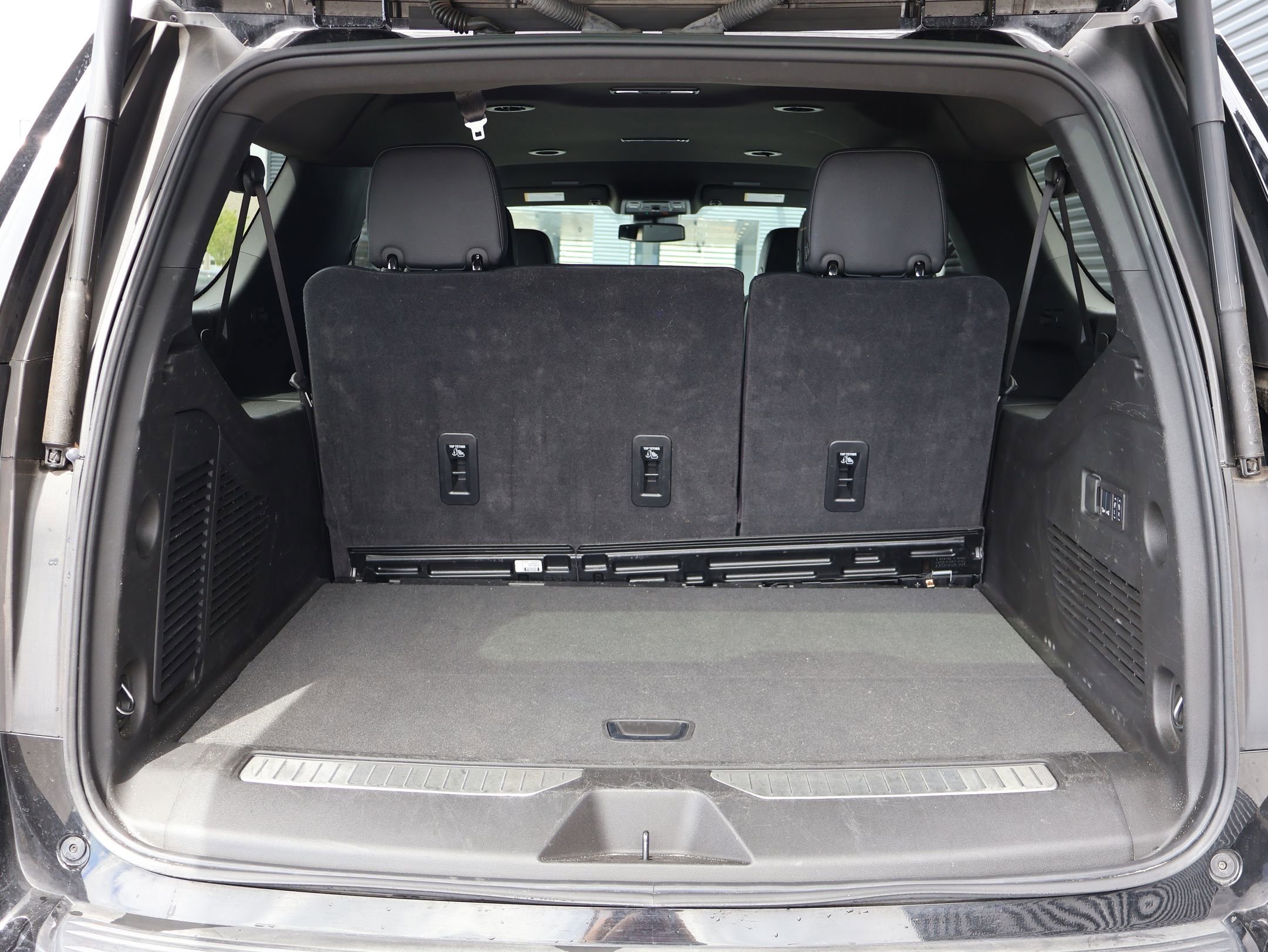Used 2025 Onyx Black GMC Denali image 24