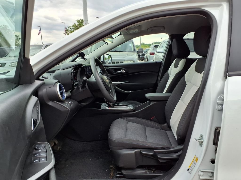 Used 2024 White Chevrolet LS image 21