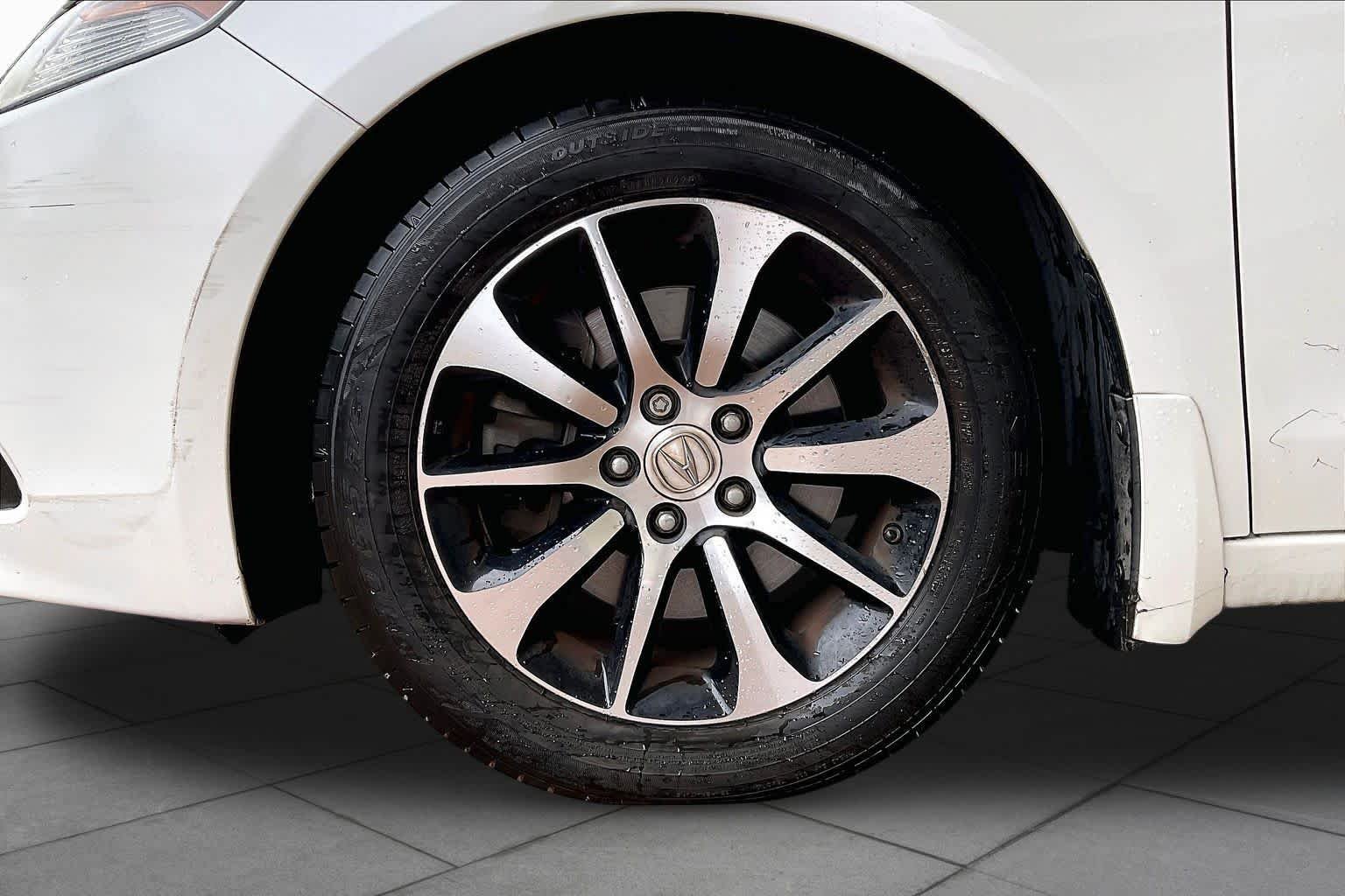 Used 2015 Bellanova White Pearl Acura  image 9