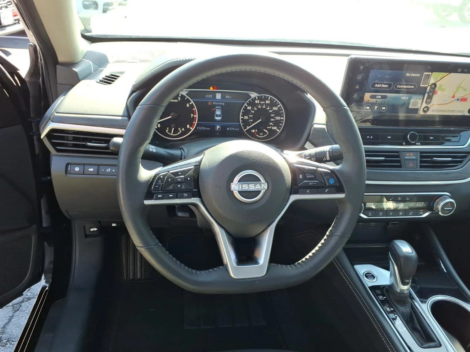 Used 2025 Super Black Nissan SL image 7