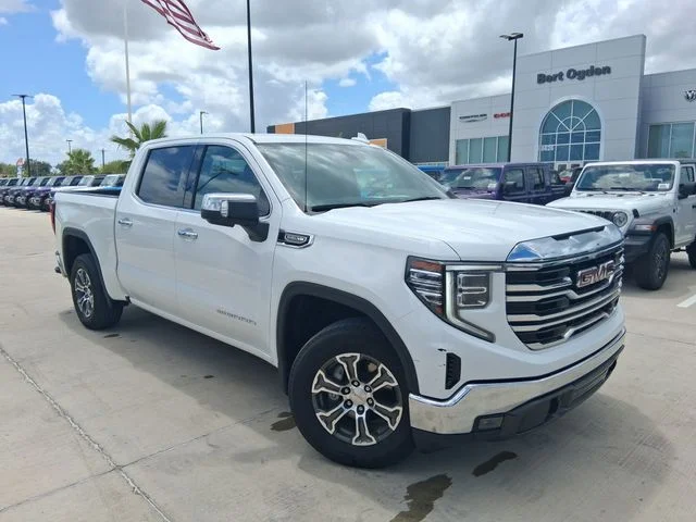 Used 2025 White GMC SLT image 1