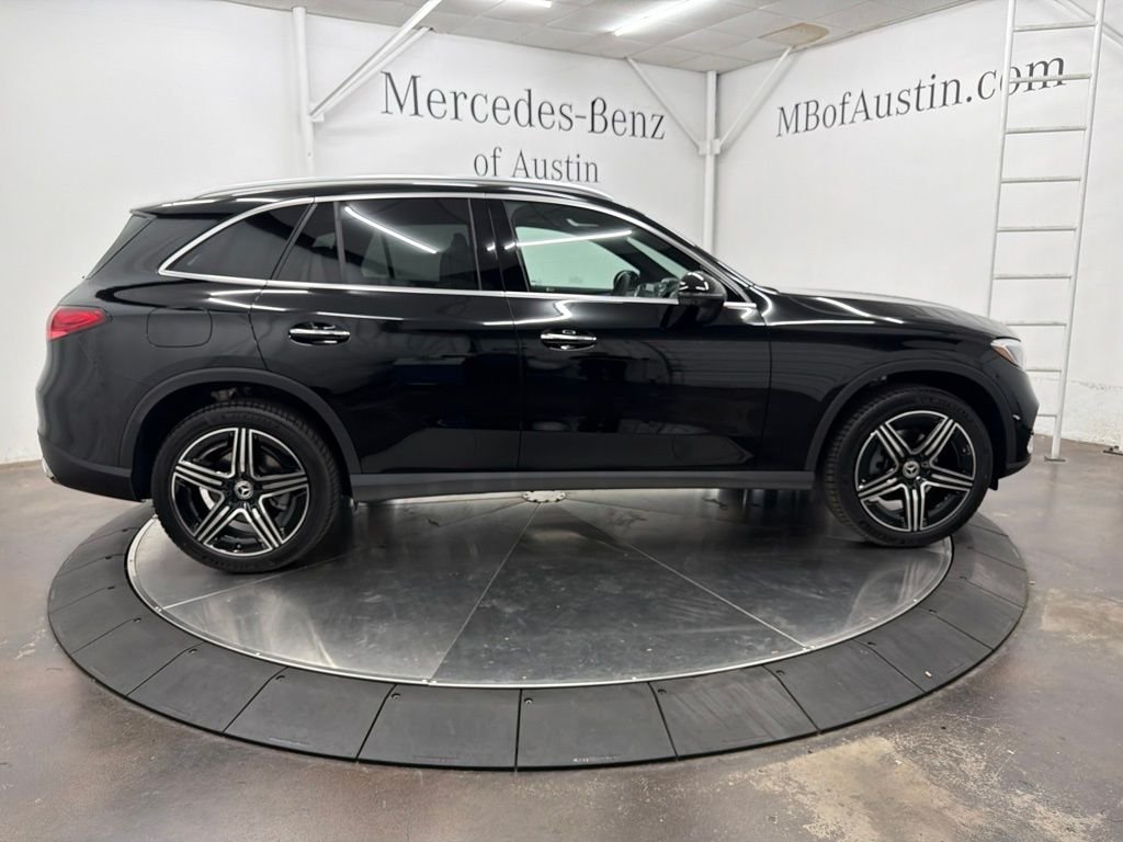 New 2027 Black Mercedes-Benz GLC 300 image 8