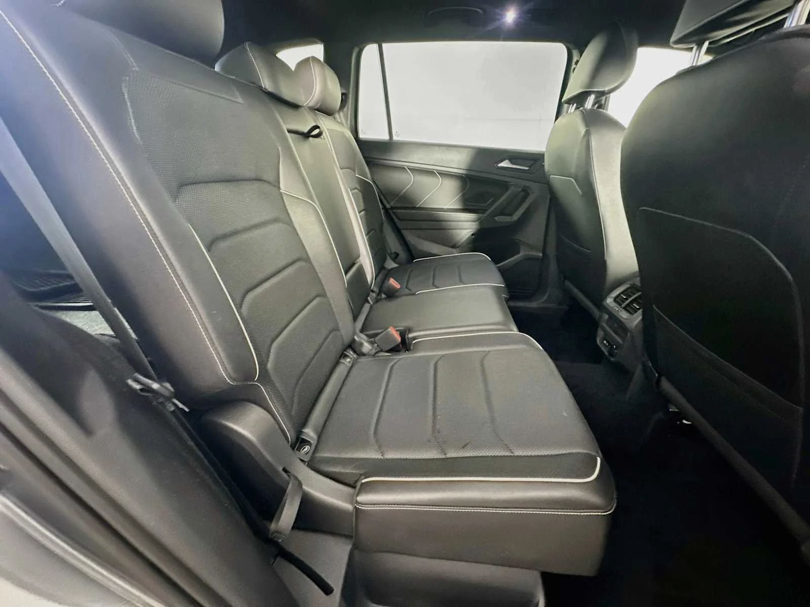 Used 2022 Platinum Gray Metallic Volkswagen SEL R-Line image 27