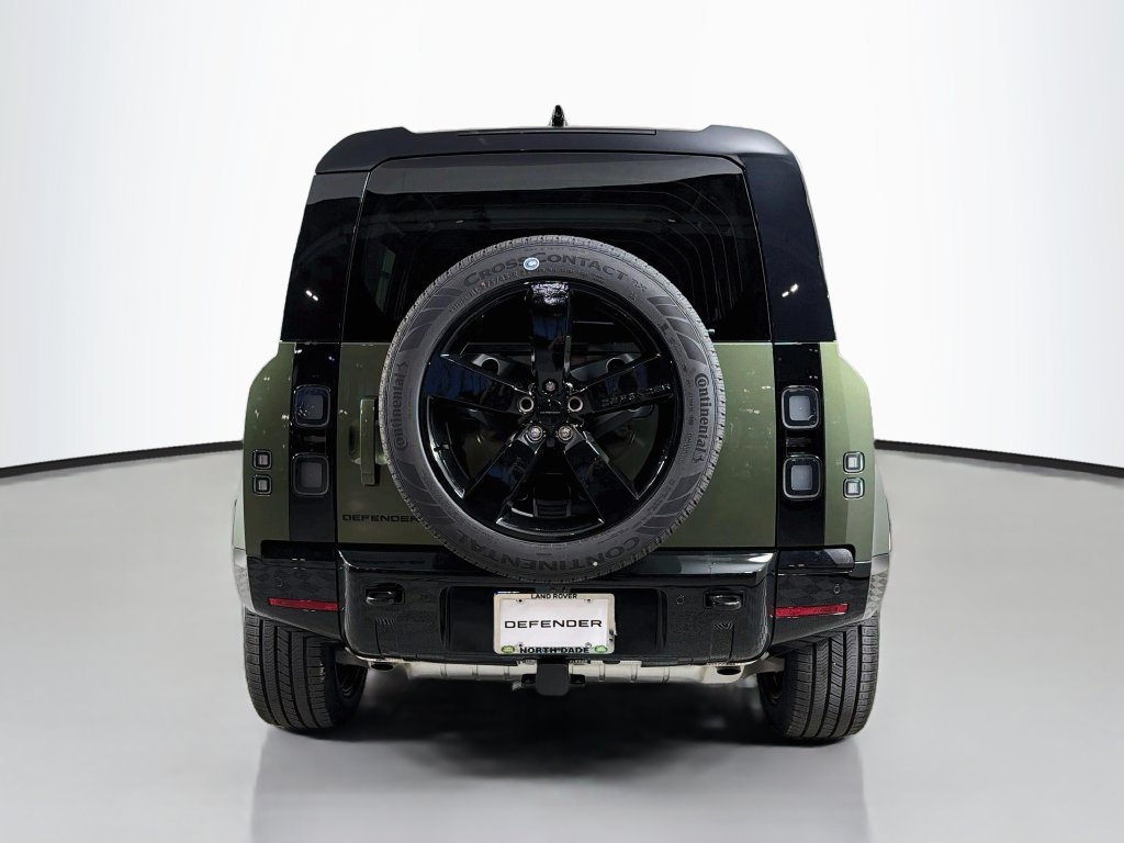 New 2026 Woolstone Green Land Rover X-Dynamic SE image 6