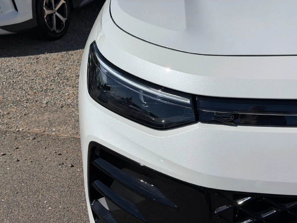 New 2026 Opal White w/Deep Black Roof Volkswagen SE R-Line Black image 5