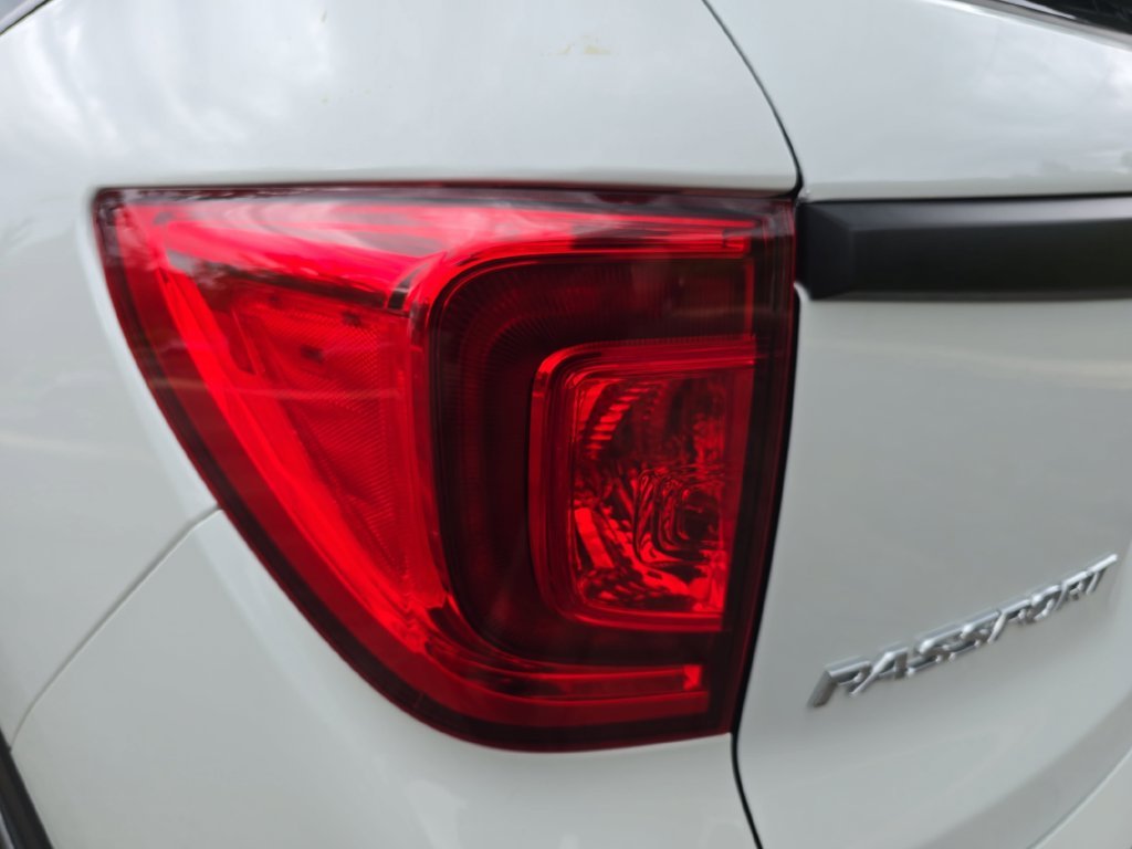 Used 2022 Beige Honda EX-L image 36